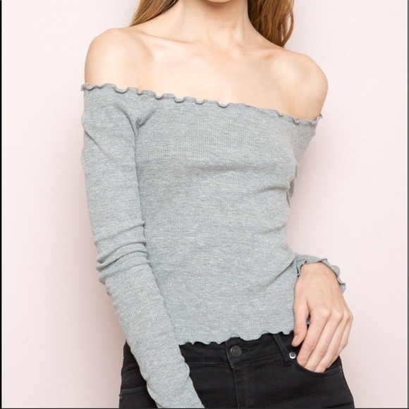 Brandy Melville Tops - Brandy Melville Women’s Long Sleeve Shirt